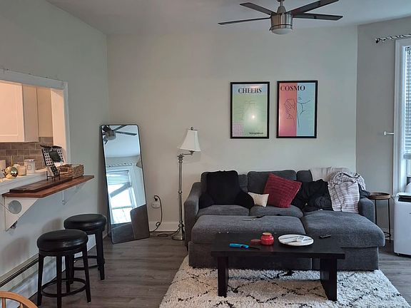 5th image of 854 W George St APT 2