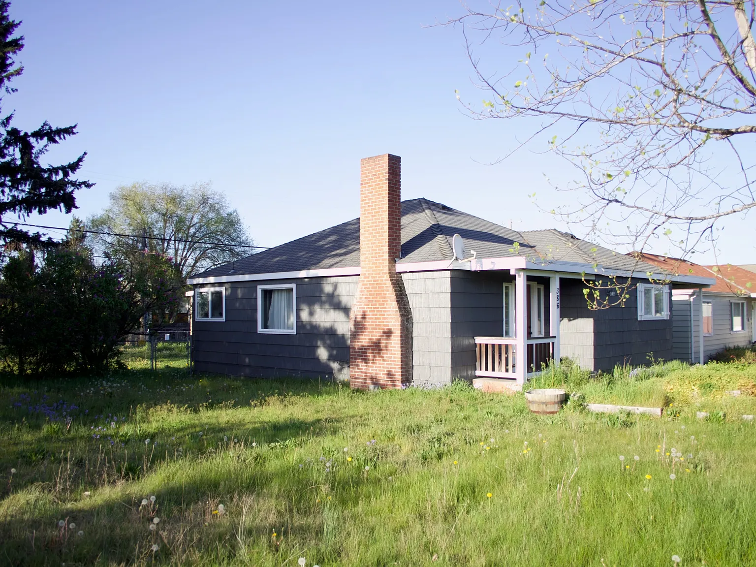 386 W Maple St — Photo 1