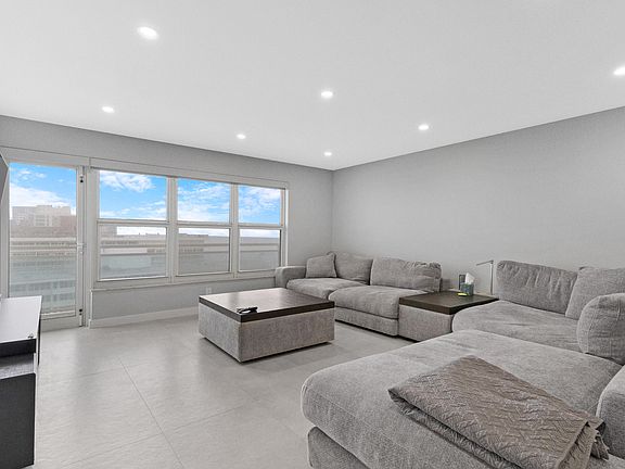 3rd image of 3900 Galt Ocean Dr APT 2114