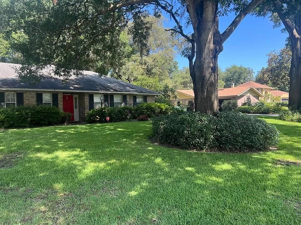 1st image of 9736 FAIRWAY CIRCLE