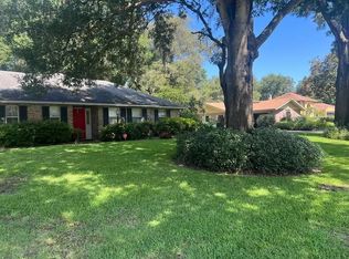 9736 Fairway Cir, Leesburg, FL 34788