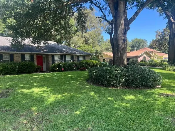9736 Fairway Cir, Leesburg, FL 34788