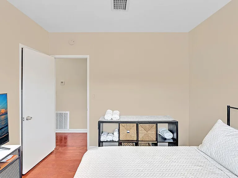 1620 NW 8th St — Photo 13