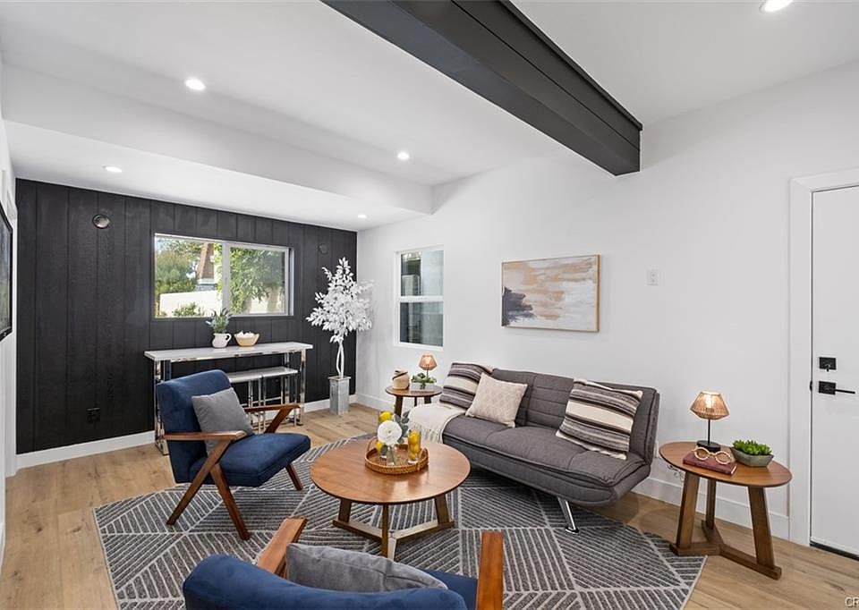 1st image of 373 Victoria St #3