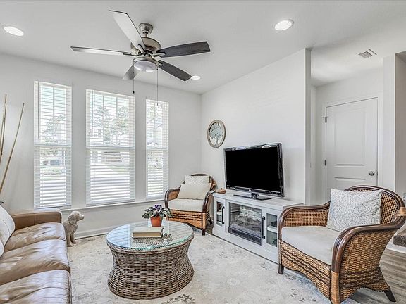 3rd image of 3631 Meadow Vista Ln