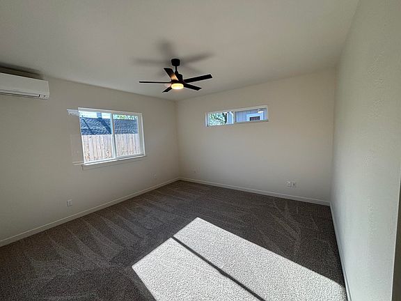 3rd image of 723 Dahl Pl #4