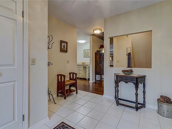 4th image of 5 Woodbury Way