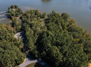 112 Long Point Rd, Hodges, SC 29653