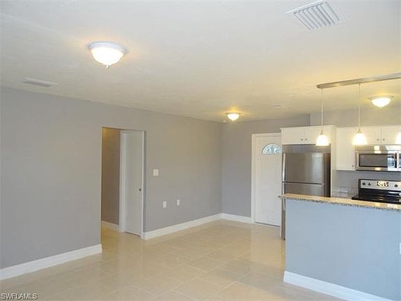 5th image of 718 Camellia Dr