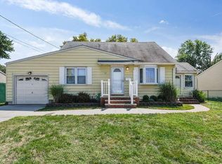 12 Pelham Ave, Edison, NJ 08817