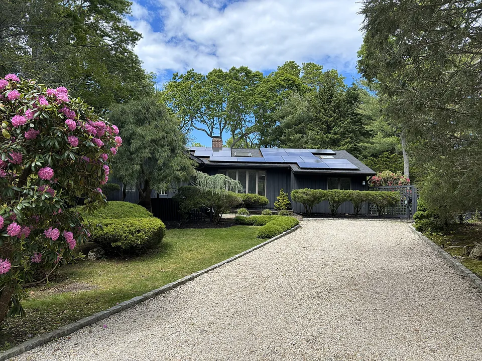 4 Spyglass Ln