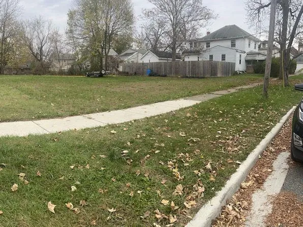 921 Everhard St, Jackson, MI 49203