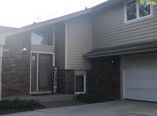 15628 Linden Dr, Oak Forest, IL 60452
