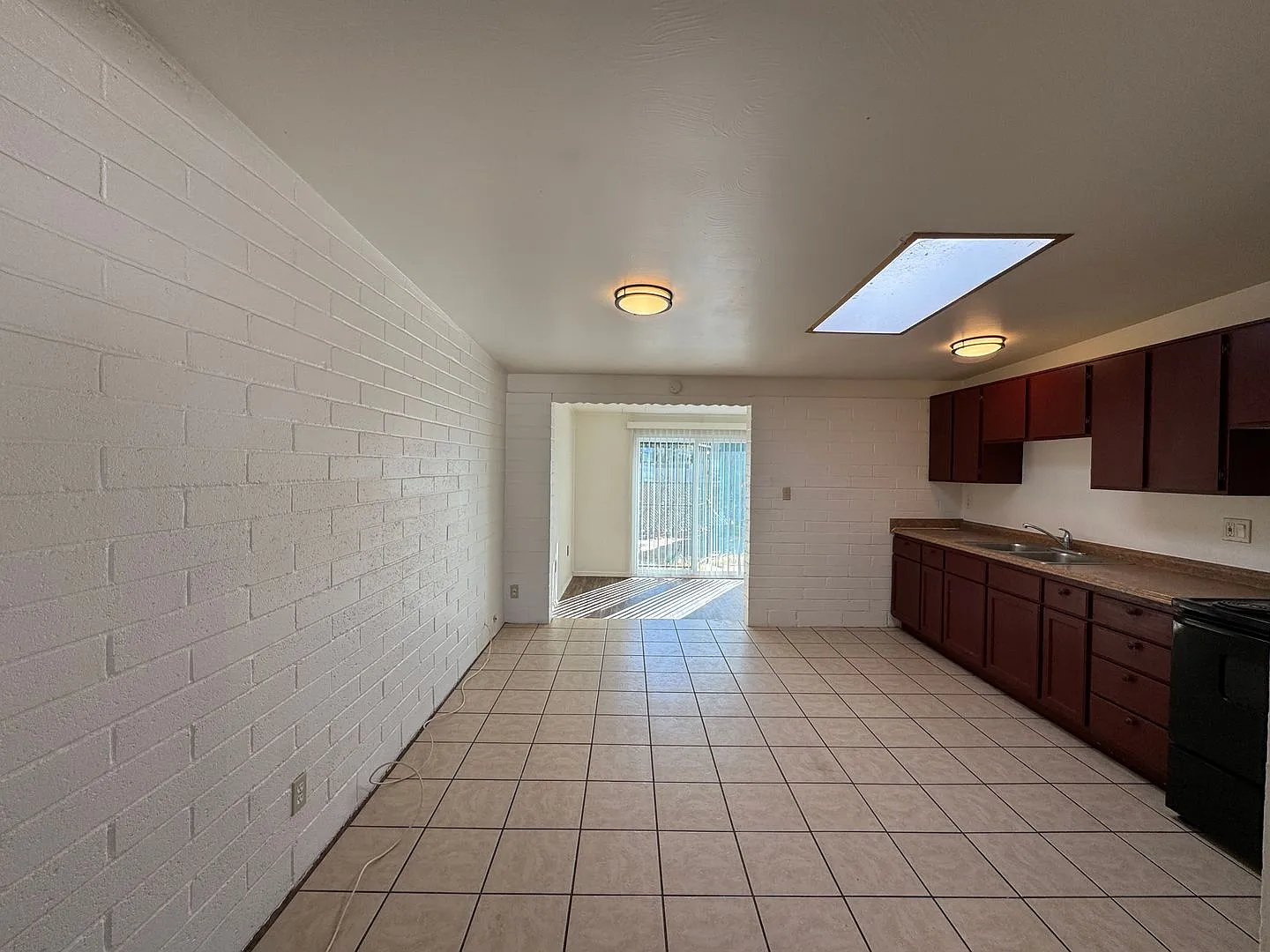 2Bdm 1 Bath, Washer/Dryer Hookups, Will no last long! — Photo 1