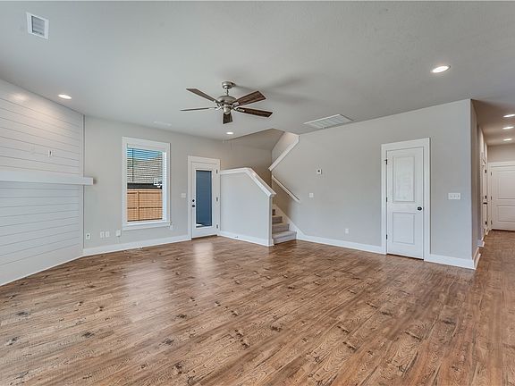 4th image of 3300 Stoneway Ave