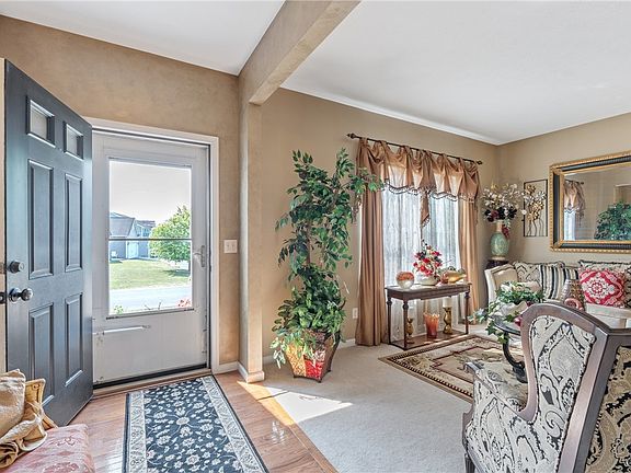 4th image of 5455 Lucknow Dr