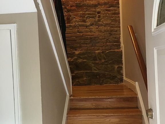 3rd image of 326 Catharine St #6