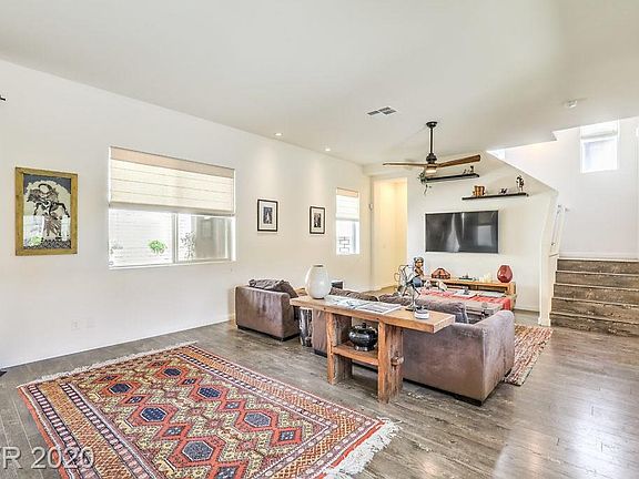 5th image of 12232 Valentia Hills Ave