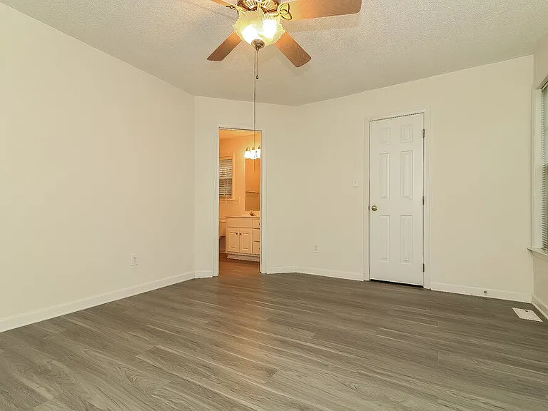 6728 Oviedo Dr — Photo 9