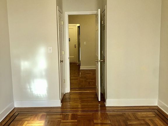 5th image of 2835 34th St APT 31