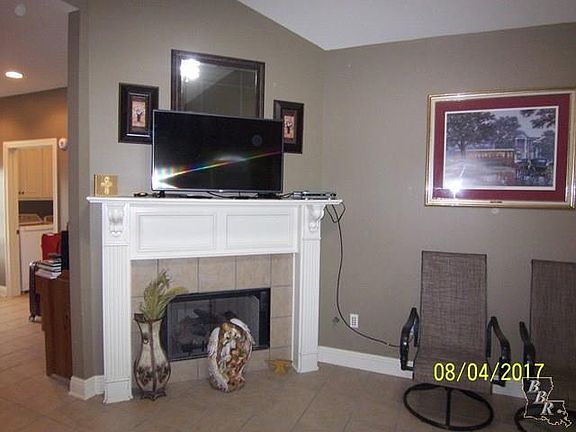 3rd image of 275 Donald Dr