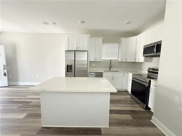 2652 Banks St — Photo 7
