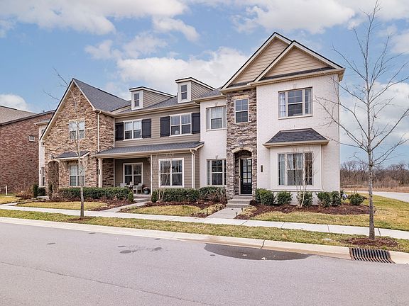 4th image of 3058 Flowing Creek Dr