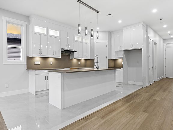 2nd image of 33941 Prentis Ave