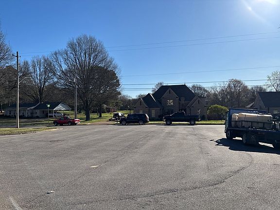 4th image of 737 Steeple Ridge Cv