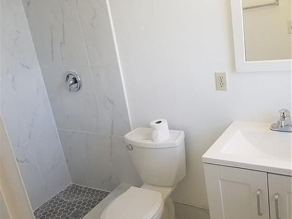 3rd image of 2840 NW Somerset Dr #417