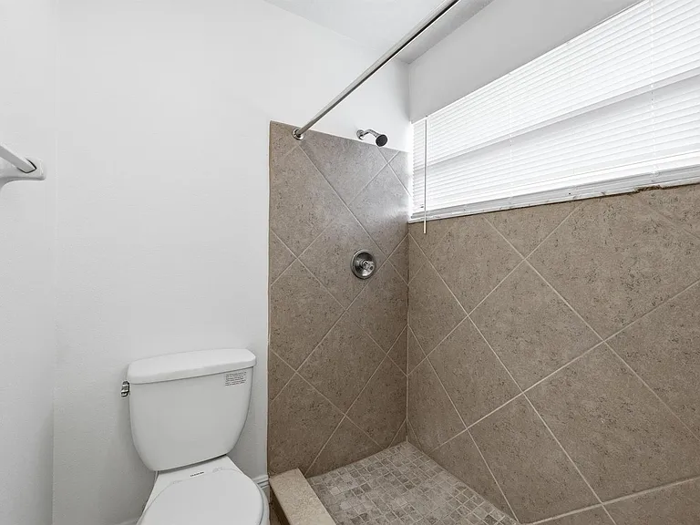 301 Lakewood Dr #8A — Photo 17