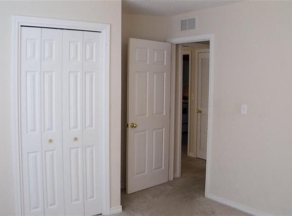 4th image of 28 Garden Ln APT 26