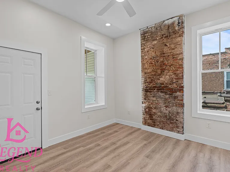 4138 Iowa Ave — Photo 15