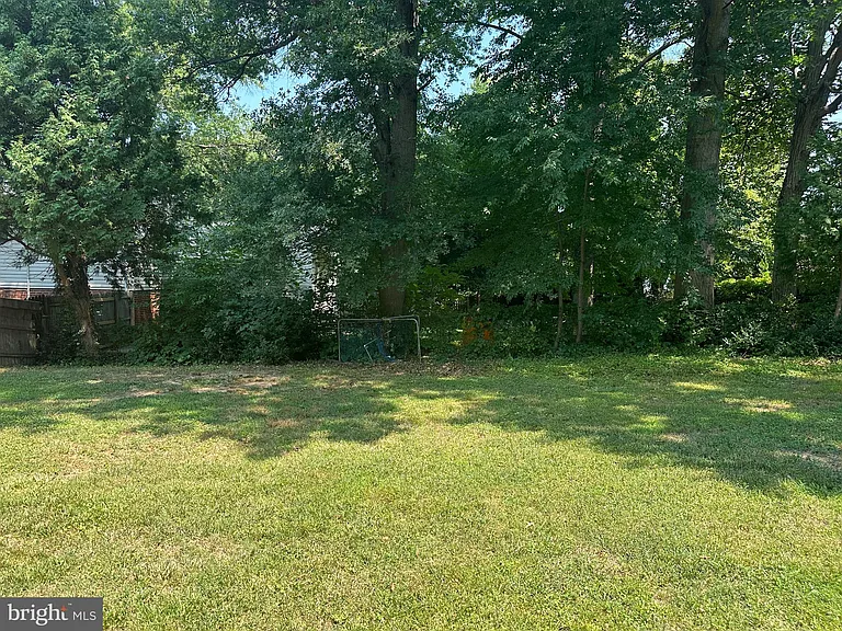 1633 Warner Ave — Photo 25