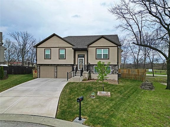 2nd image of 10009 Karyn Ct