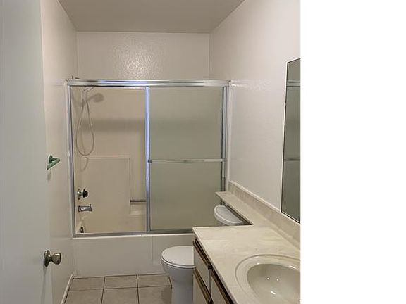 2nd image of 1400 Eagle Vista Dr #6