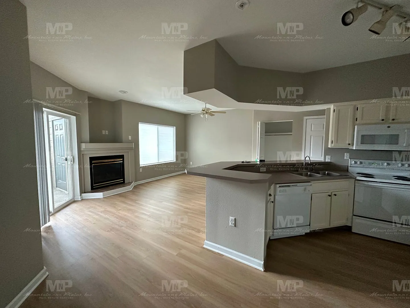4545 Wheaton Drive F240- 197 — Photo 2