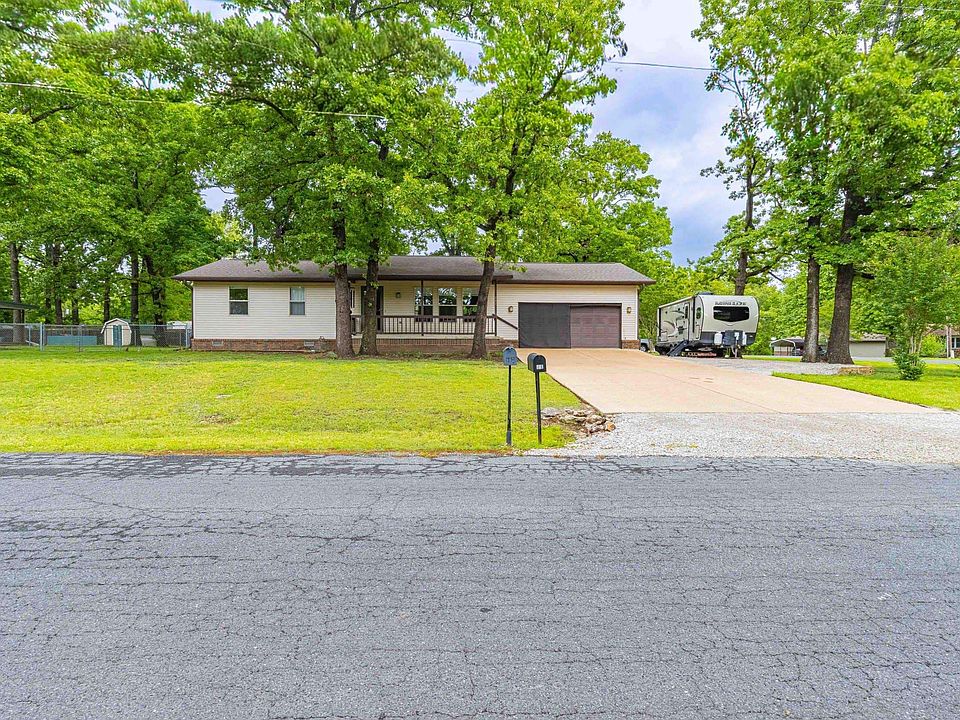 1st image of 902 Marilyn Ave
