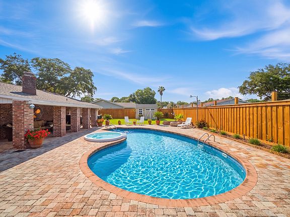 2nd image of 18 Pebble Beach Dr