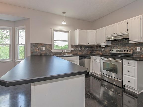 3rd image of 791 Spyglass Ln