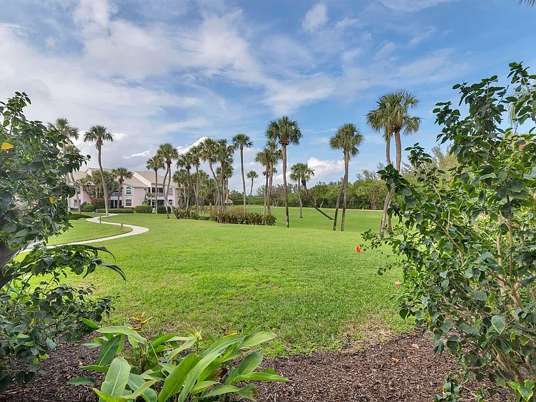 2502 Fairway Dr N — Photo 21