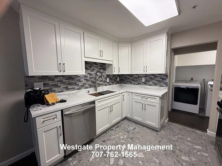 813 Chardonnay Cir — Photo 4
