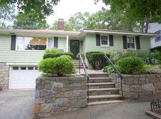 12 Westview Rd, Lynn, MA 01902