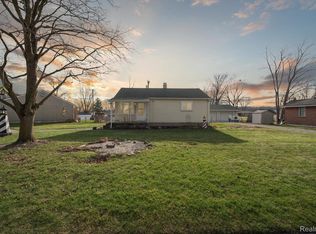 27117 W Huron River Dr, Flat Rock, MI 48134