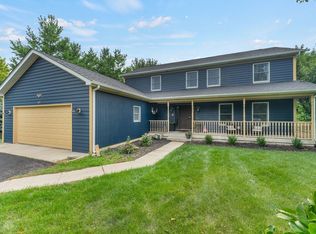 537 Apache Trl, Lake Villa, IL 60046