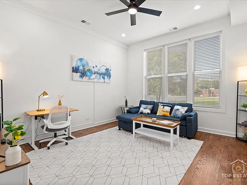 2 bed, $4,000 — Photo 4