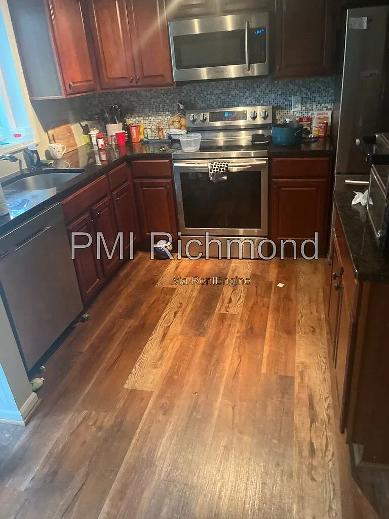 3 bed, 1.5 bath, 1120 sqft, $1,700 — Photo 4