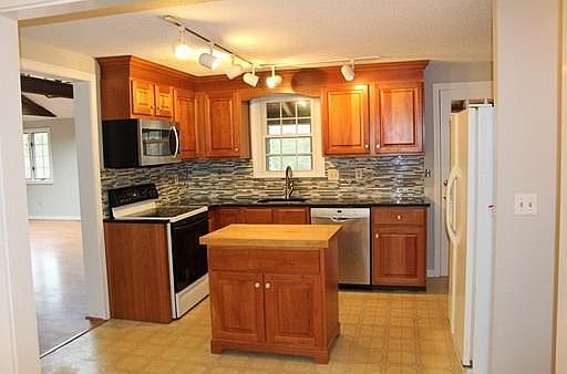 5th image of 2 Highland Lake Dr