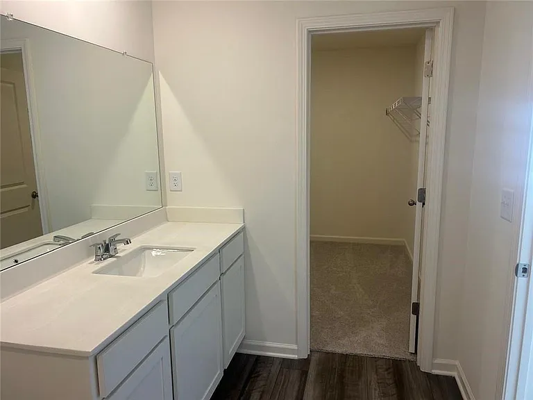 2095 Emerson Dr — Photo 3