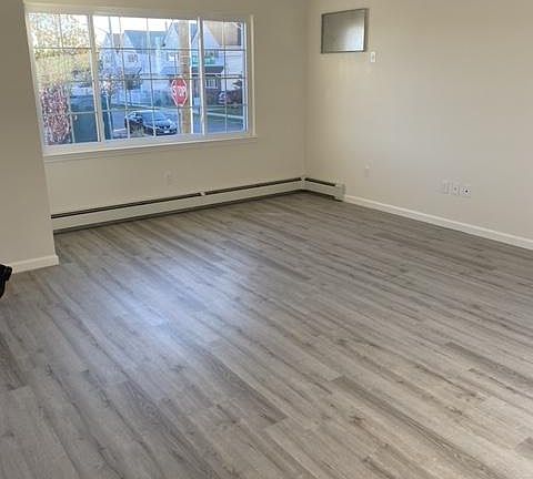 3rd image of 6251 Hillmeyer Ave